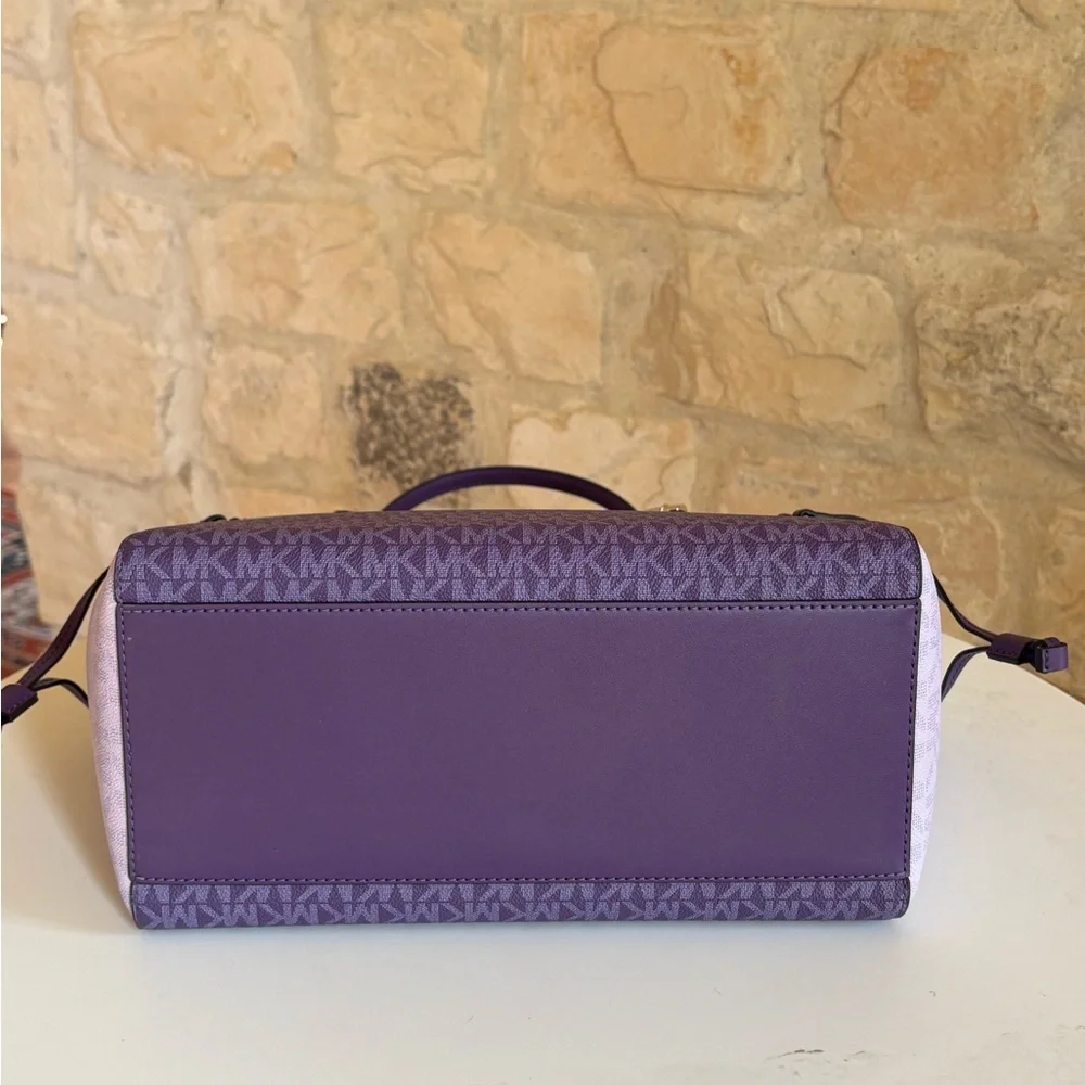 Michael Kors Purple and White Tote with Wallet - Picture 11 of 16